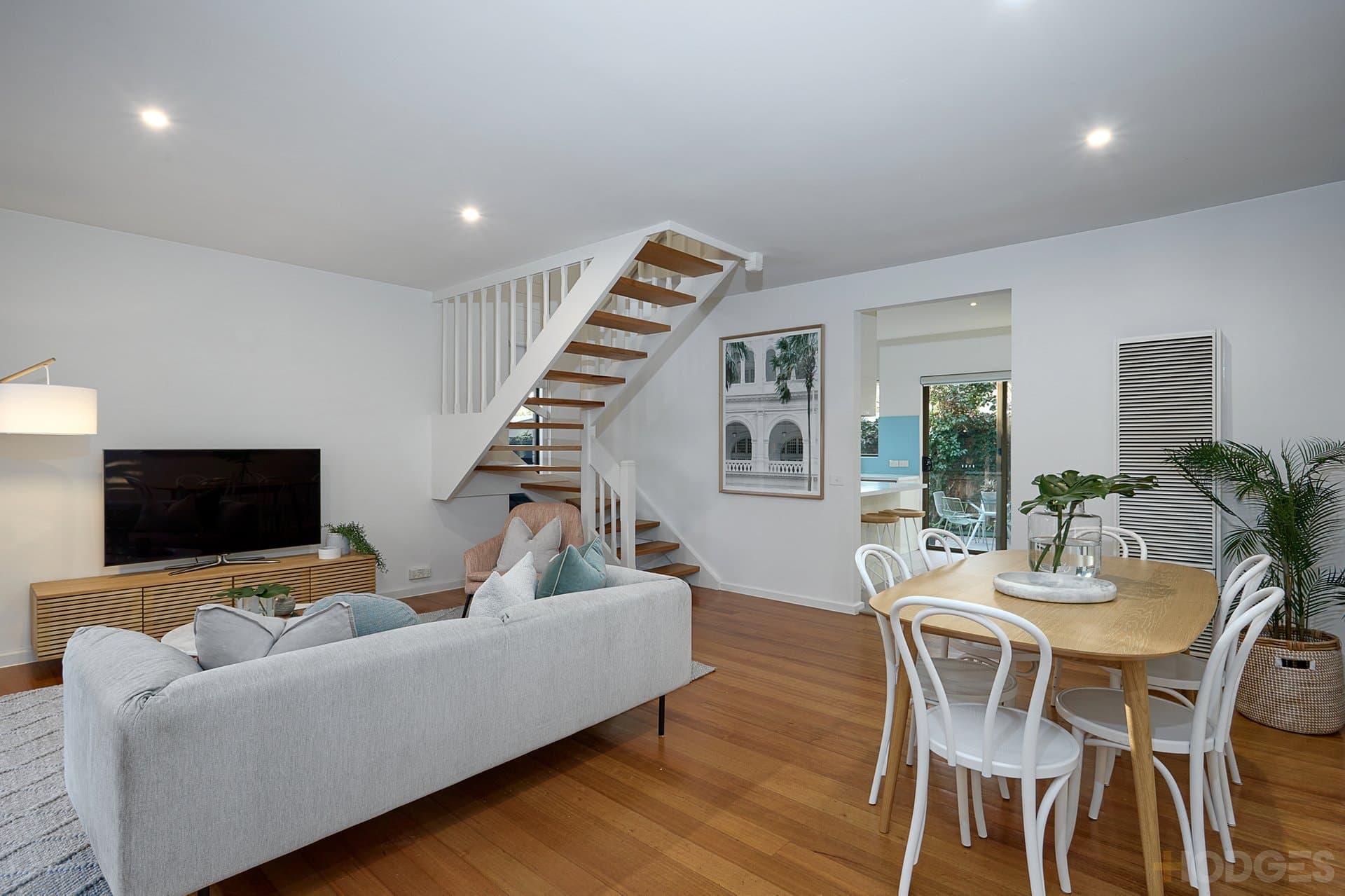 1 / 8 Clarkson Avenue, Brighton, VIC, 3186, Brighton - Thumbnail 2