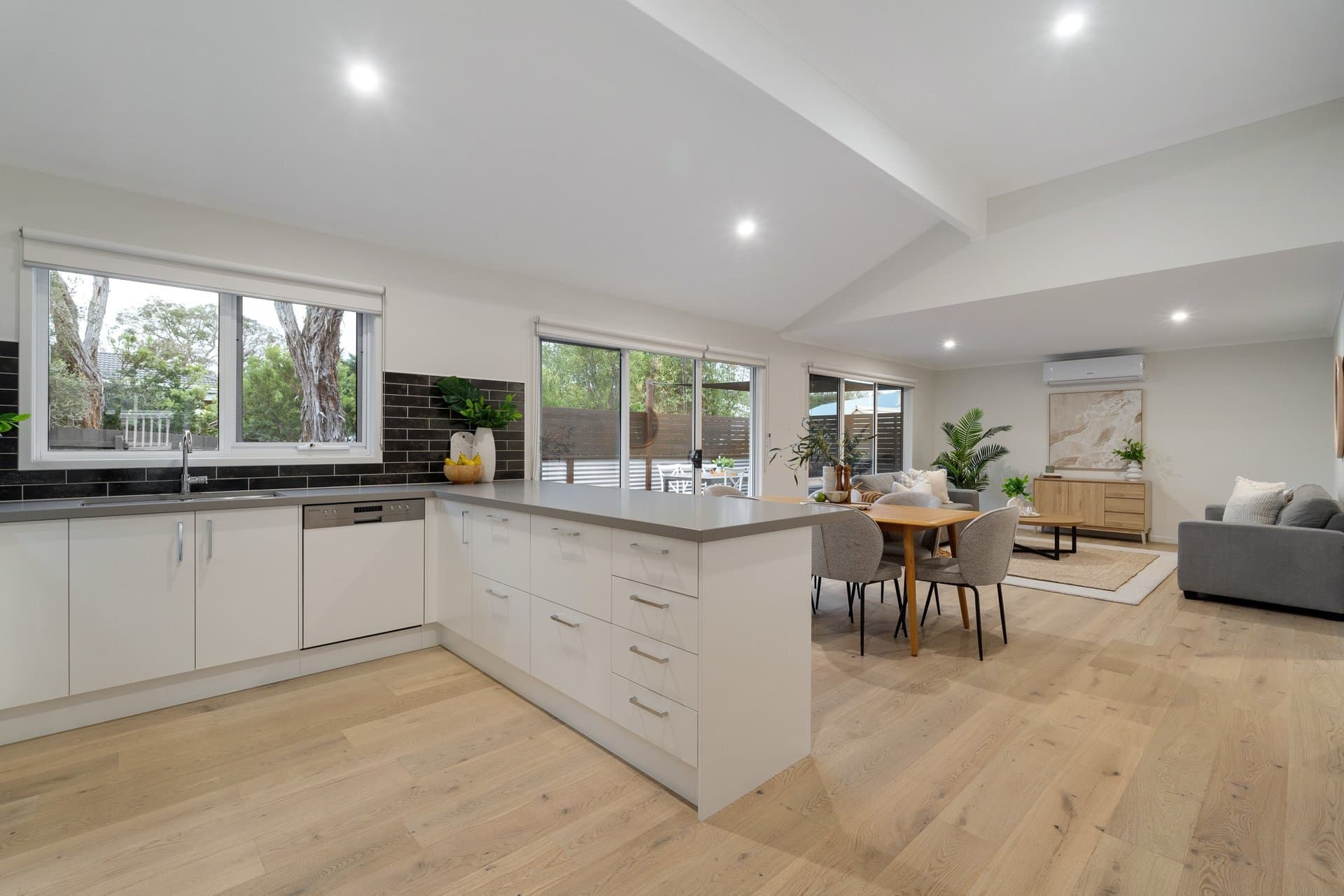 16 Goyarra Street, RYE, VIC, 3941, Rye - Thumbnail 5