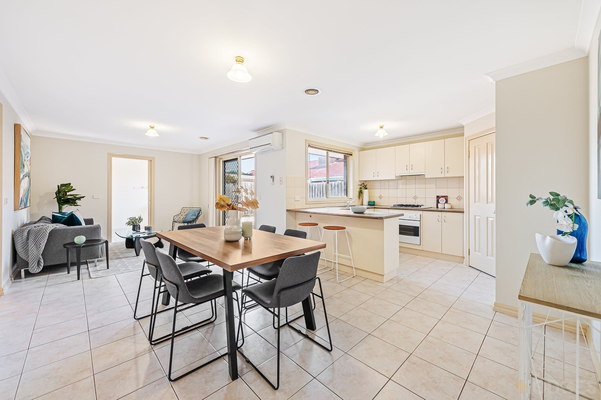 1 / 111 Hogans Road, Hoppers Crossing, VIC, 3029, Hoppers Crossing - Thumbnail 3