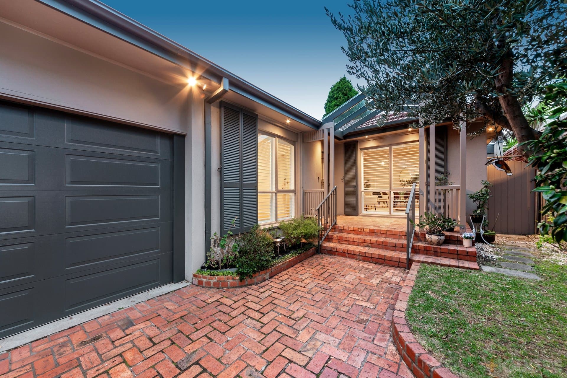 16 Violet Crescent, Brighton East, VIC, 3187, Brighton East - Thumbnail 2