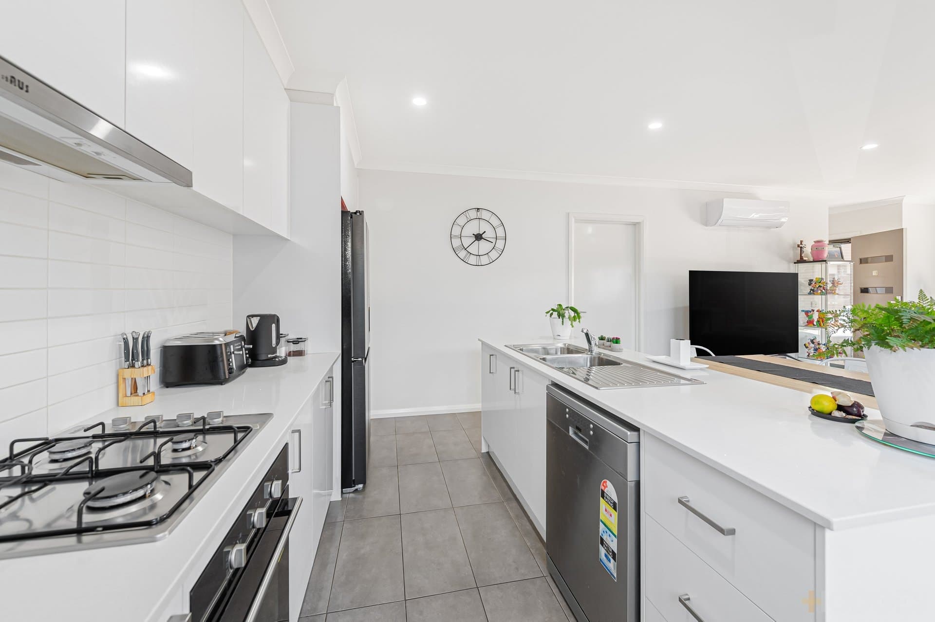 18 / 4 Nepean Court, Wyndham Vale, VIC, 3024, Wyndham Vale - Thumbnail 4