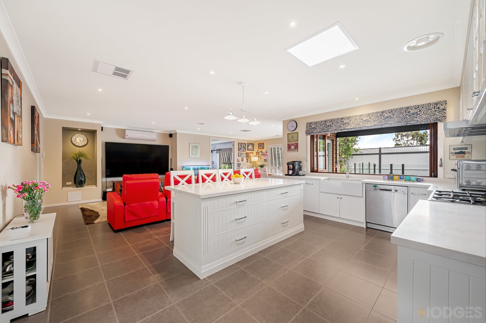 12 Grand Place, Tarneit, VIC, 3029, Tarneit - Thumbnail 2