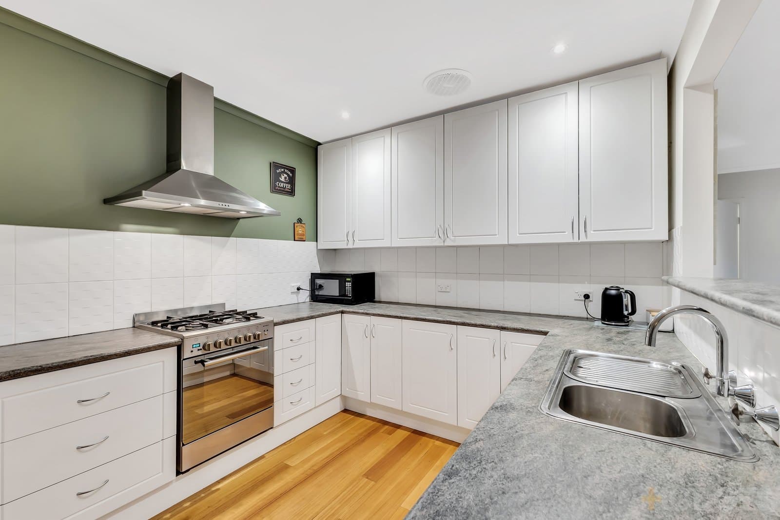 1 / 164 Charman Road, Mentone, VIC, 3194, Mentone - Thumbnail 4