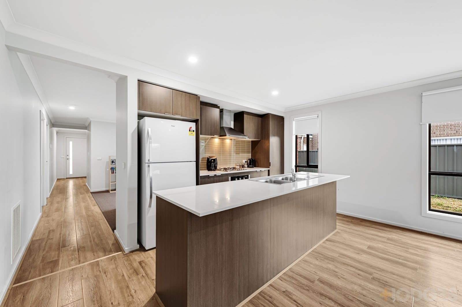 4 Hansel Drive, Werribee, VIC, 3030, Werribee - Thumbnail 3