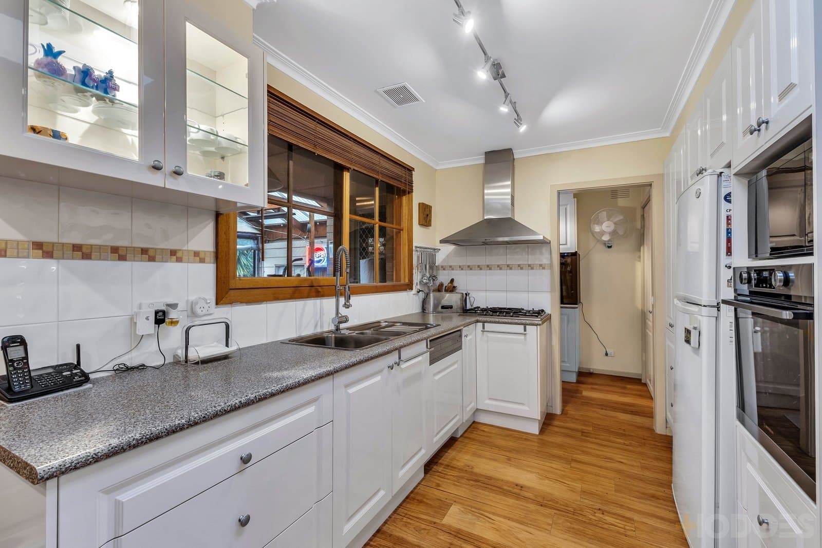 3 Justin Court, Cheltenham, VIC, 3192, Cheltenham - Thumbnail 2