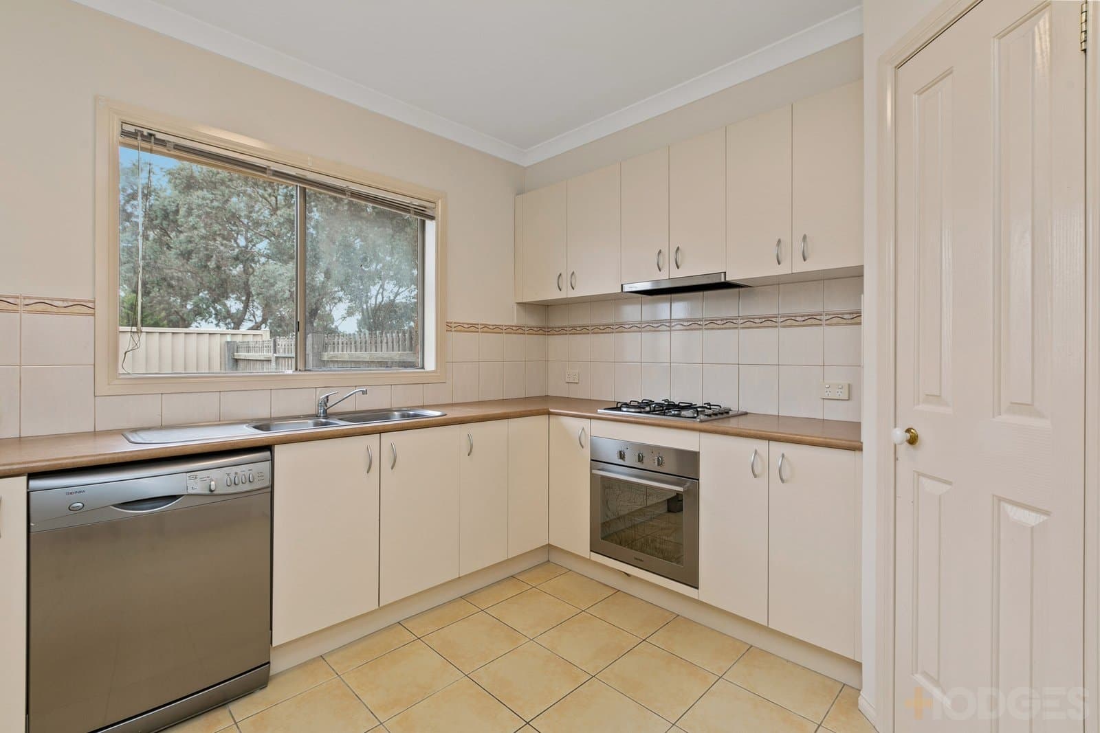18 Everwin Drive, Werribee, VIC, 3030, Werribee - Thumbnail 4