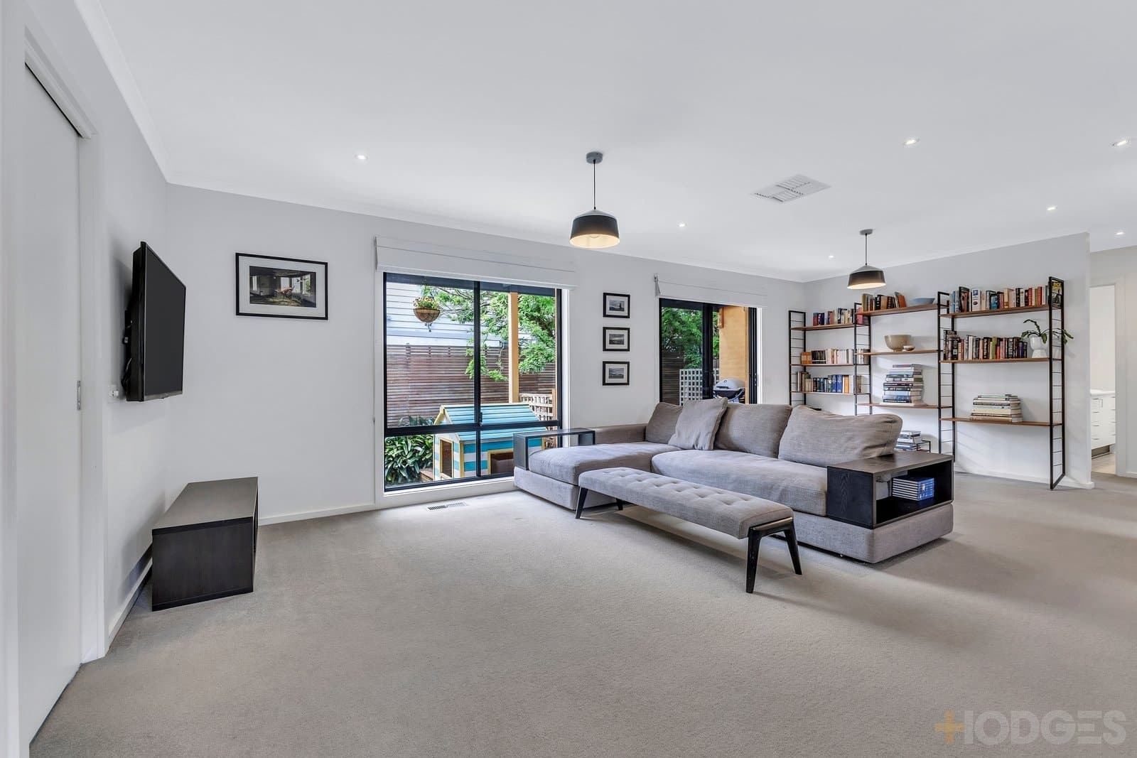 1 / 18 Mac Crescent, Parkdale, VIC, 3195, Parkdale - Thumbnail 2