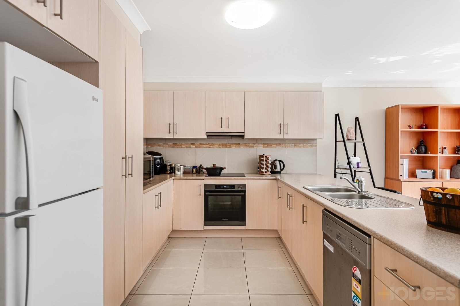 2 / 4 Trinca Court, Werribee, VIC, 3030, Werribee - Thumbnail 4
