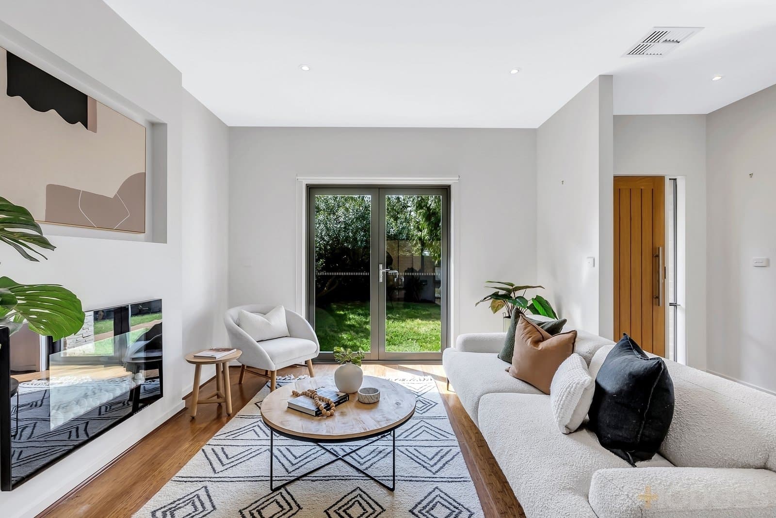 1 / 10 Flinders Street, Mentone, VIC, 3194, Mentone - Thumbnail 2