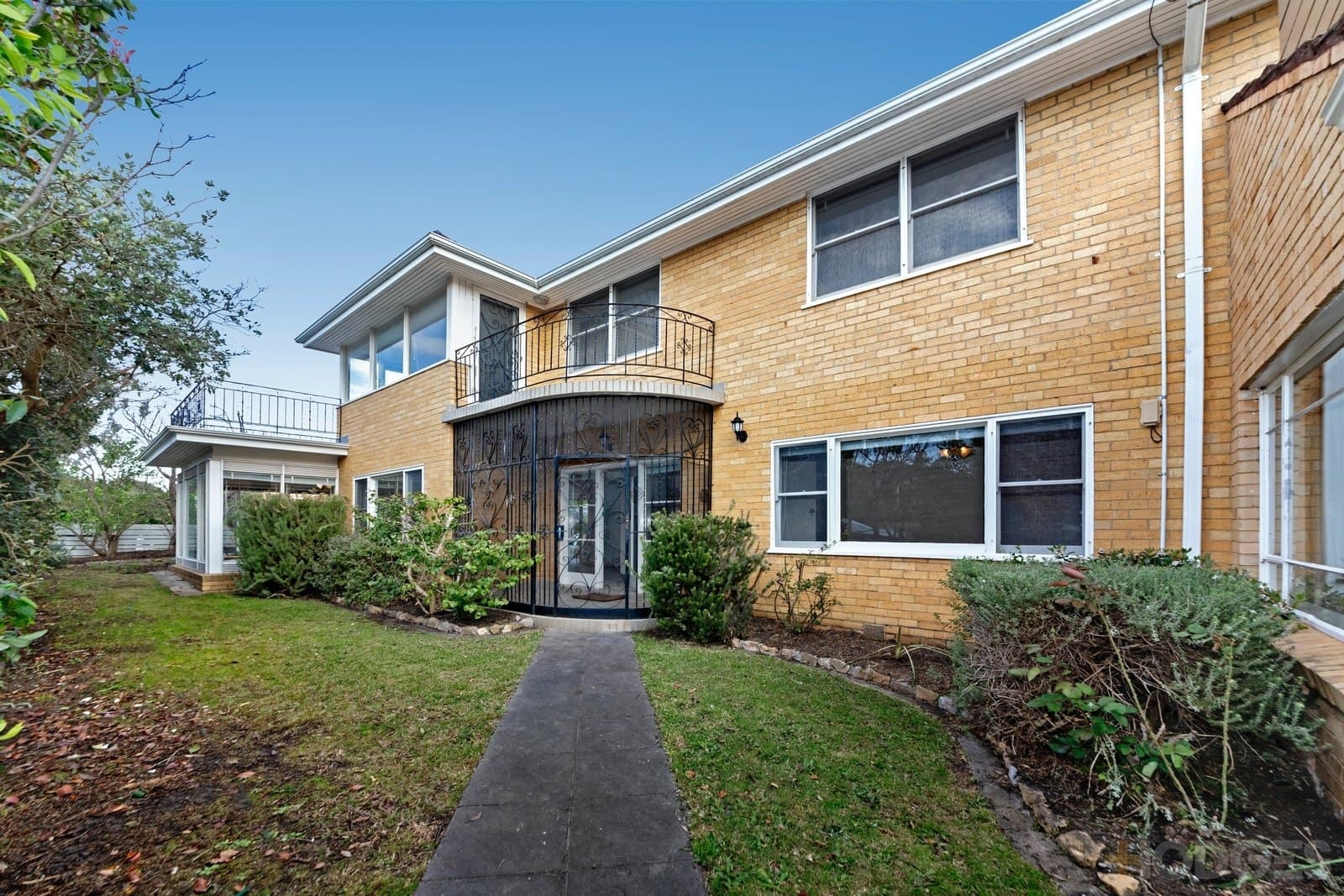 9 Ebden Avenue, Black Rock, VIC, 3193, Black Rock - Thumbnail 2