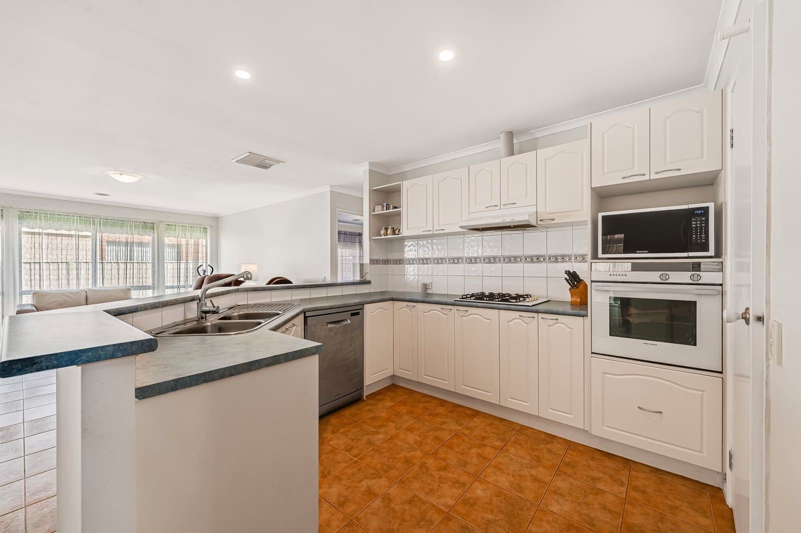 9 Chesterton Avenue, Tarneit, VIC, 3029, Tarneit - Thumbnail 4