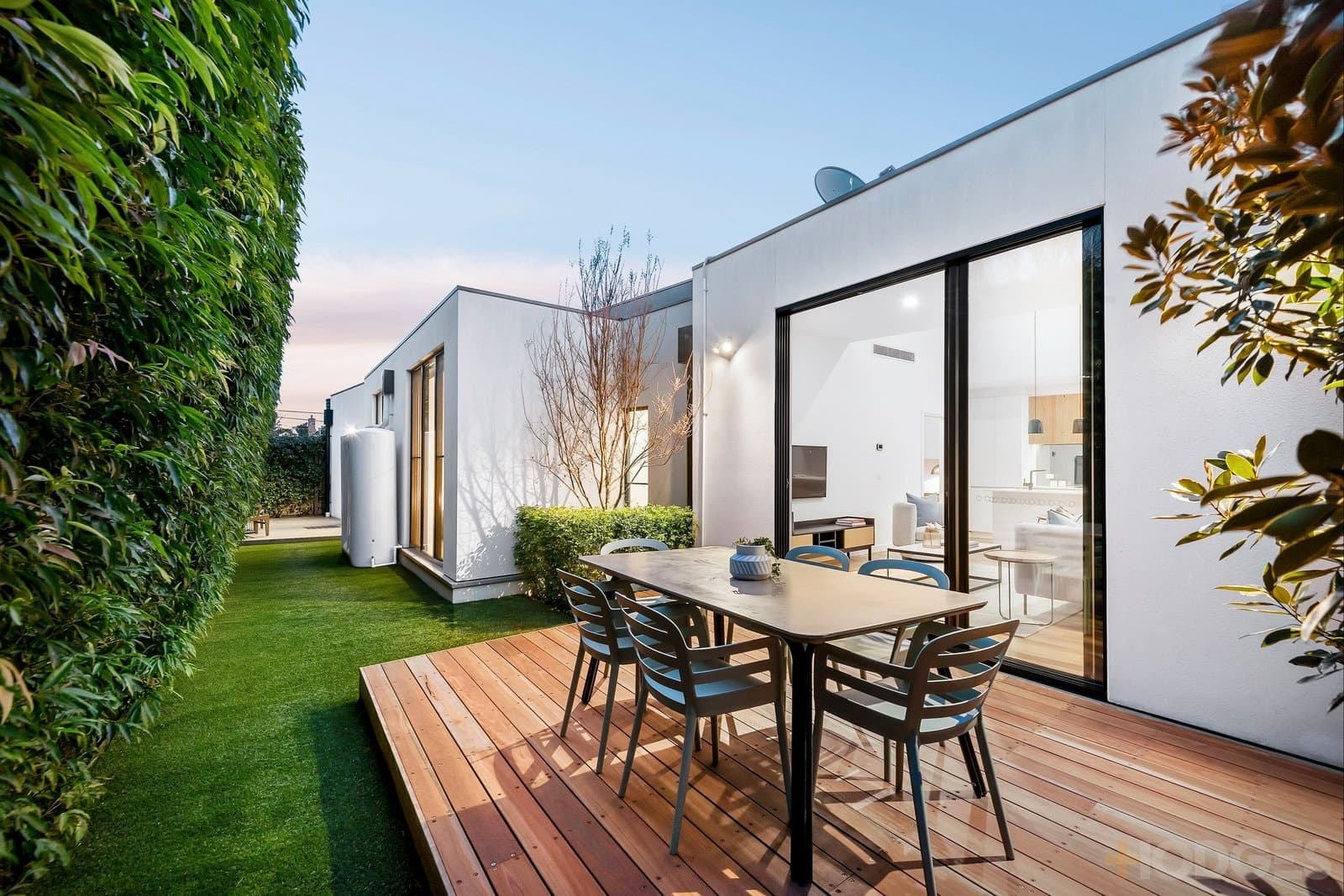 2 / 4 Linden Avenue, Cheltenham, VIC, 3192, Cheltenham - Image 1