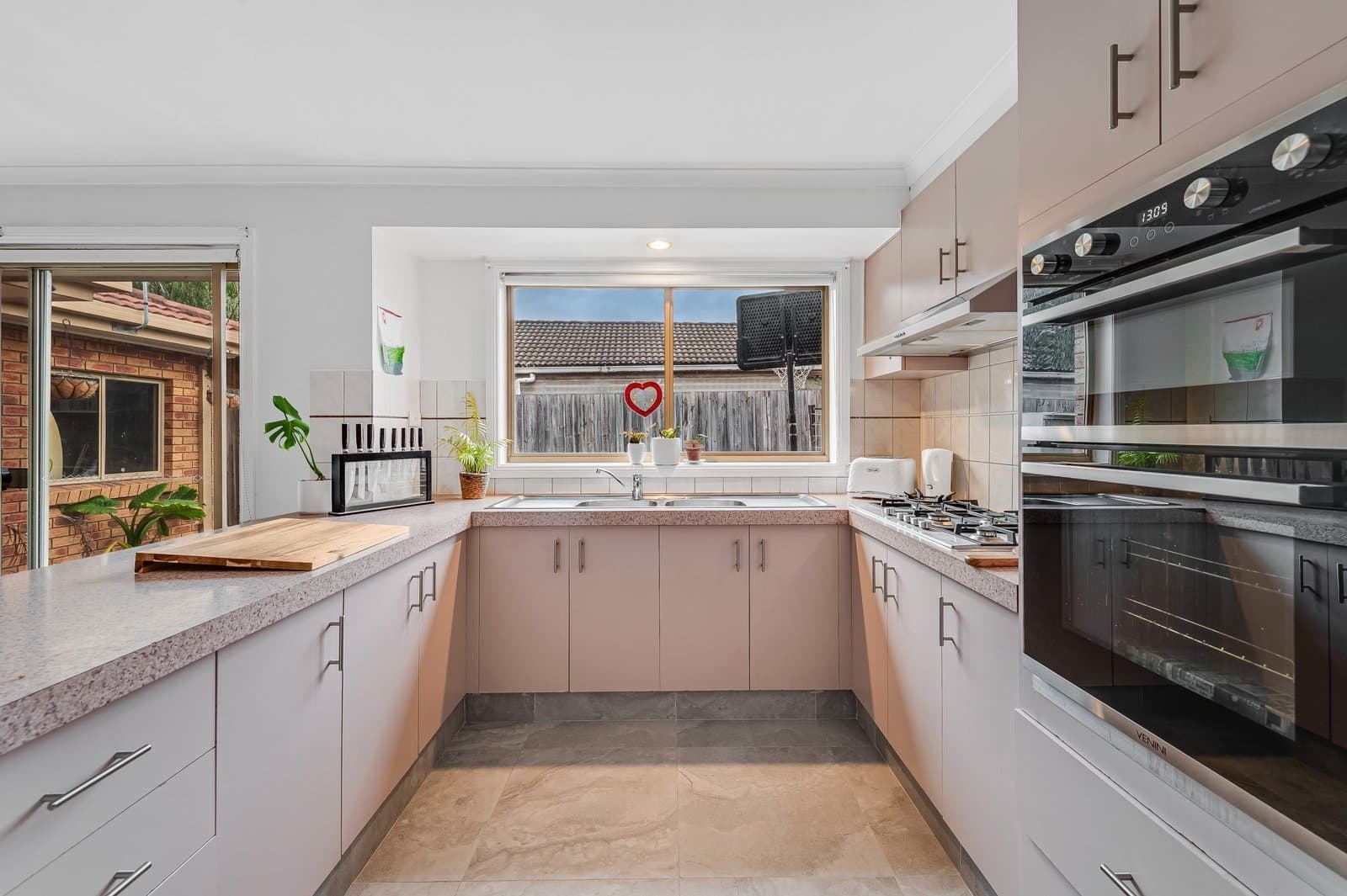 1 / 2 Mersey Court, Werribee, VIC, 3030, Werribee - Thumbnail 3