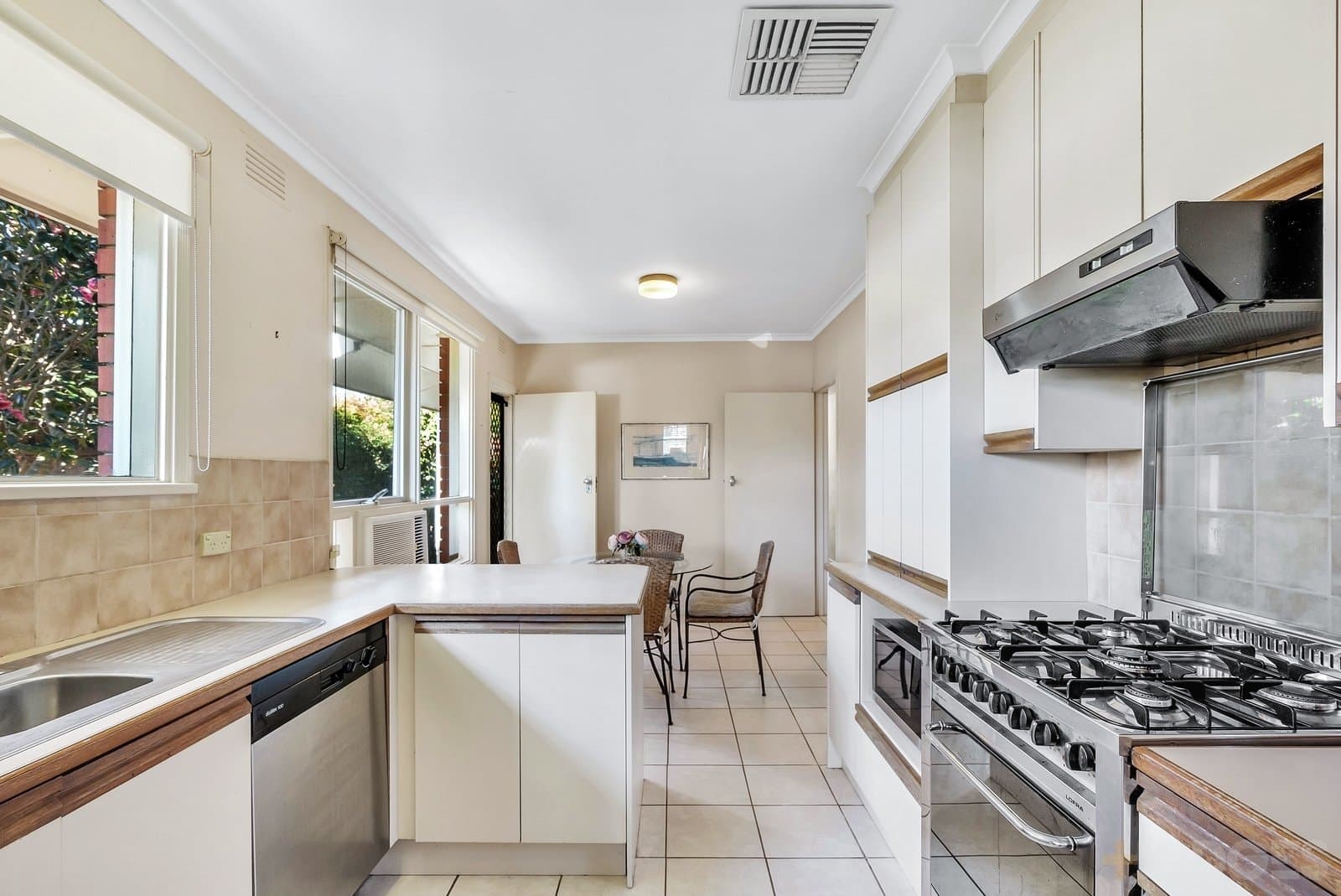 10 Anderson Court, Mentone, VIC, 3194, Mentone - Thumbnail 4