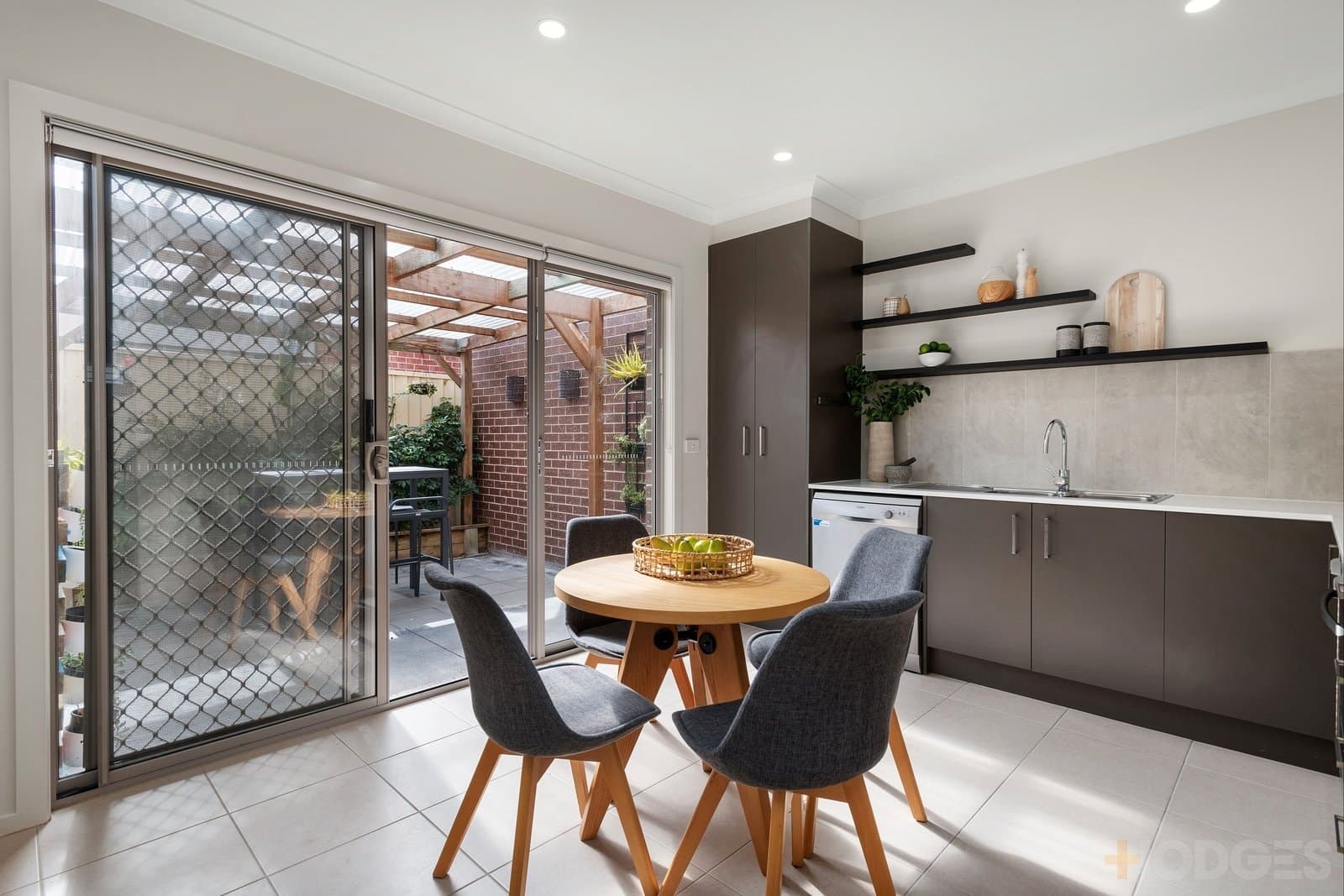 2 / 10 Hayden Crescent, Albion, VIC, 3020, Albion - Thumbnail 2