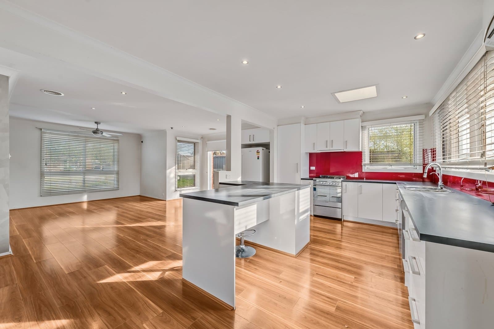 15 Kramer Street, Werribee, VIC, 3030, Werribee - Thumbnail 3