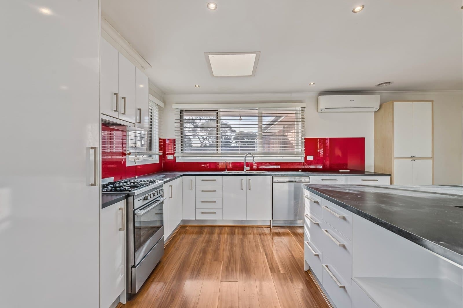 15 Kramer Street, Werribee, VIC, 3030, Werribee - Thumbnail 4