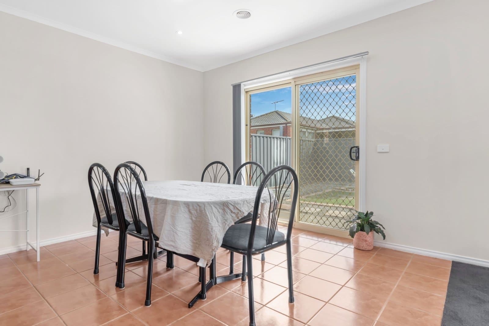 5 French Crescent, Caroline Springs, VIC, 3023, Caroline Springs - Thumbnail 4