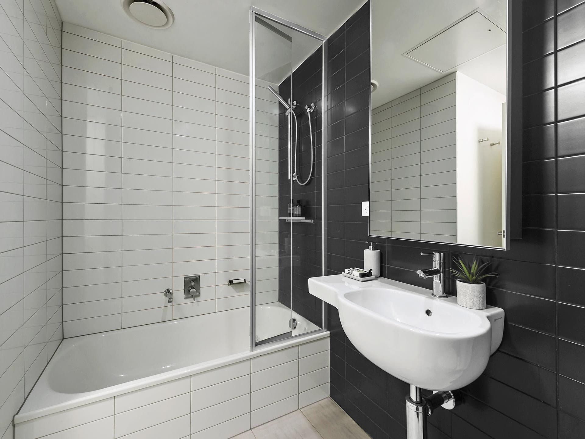 1212 / 200 Spencer Street, MELBOURNE, VIC, 3000, Melbourne - Thumbnail 5