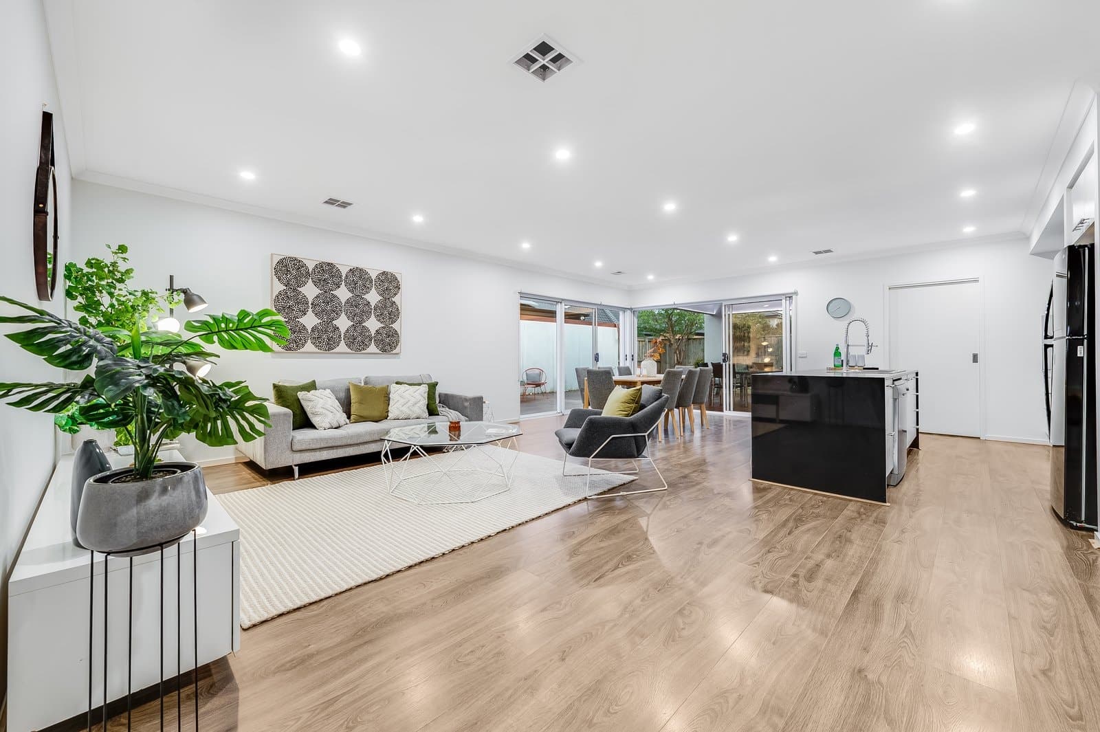 18 Powlett Street, Werribee, VIC, 3030, Werribee - Thumbnail 2
