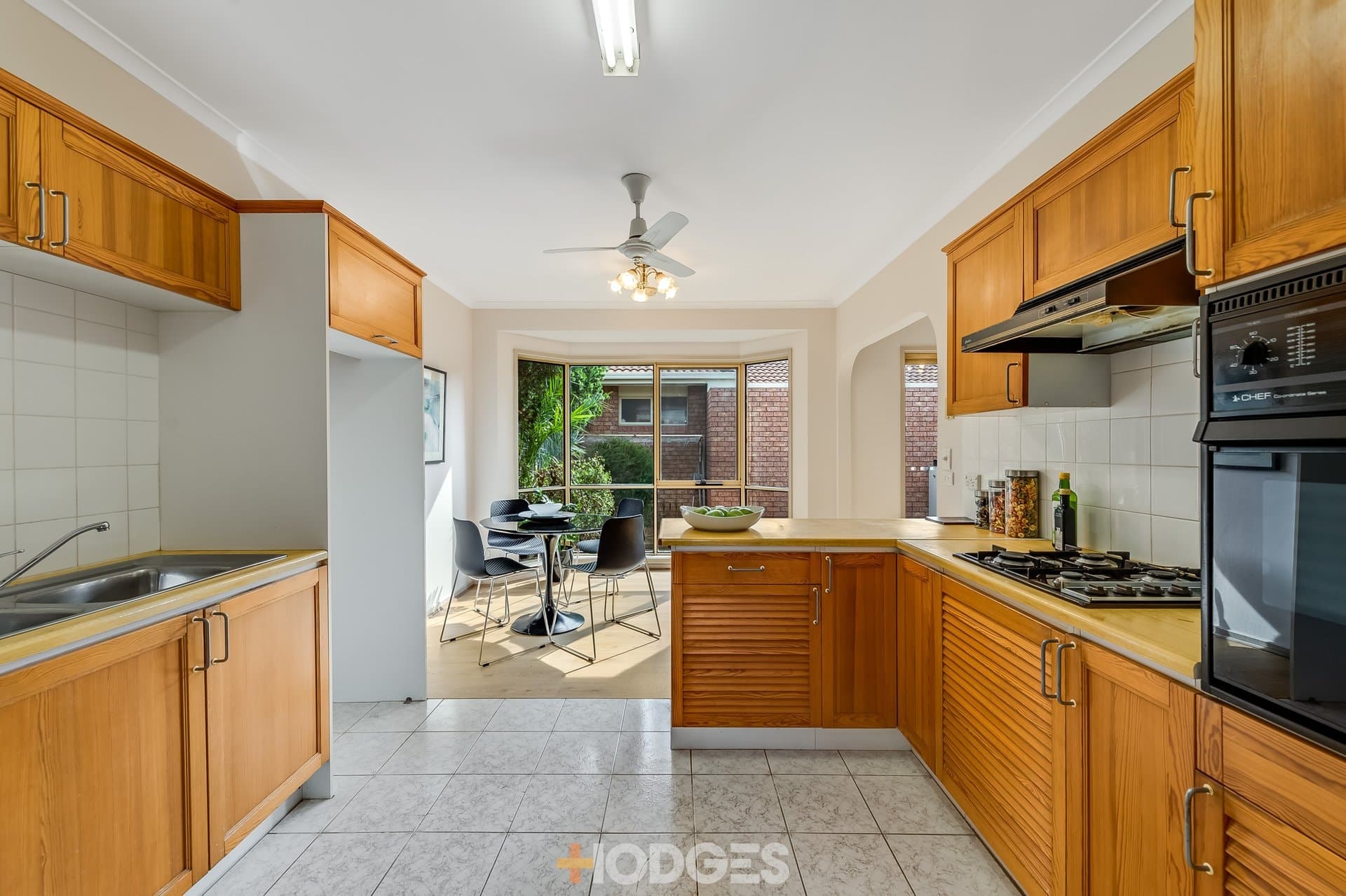 2 / 5 Garden Avenue, GLEN HUNTLY, VIC, 3163, Glen Huntly - Thumbnail 4