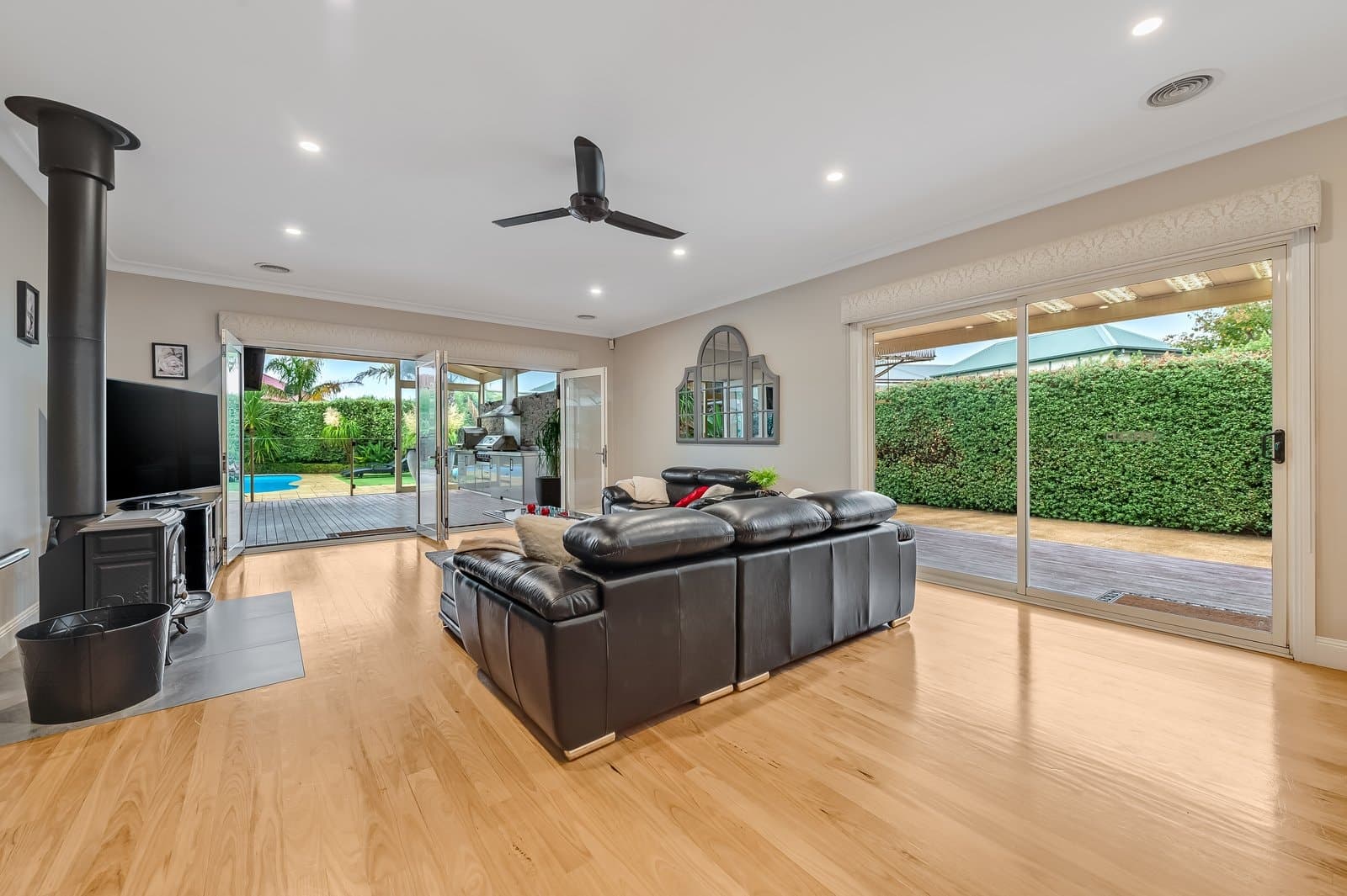 8 Whitmore Place, Wyndham Vale, VIC, 3024, Wyndham Vale - Thumbnail 5