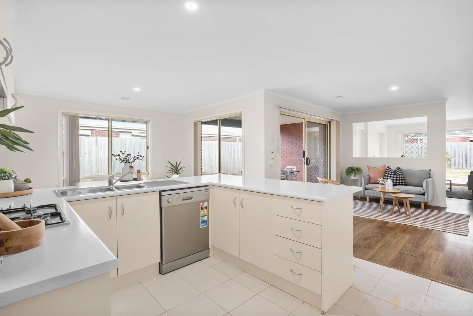 5 St Mellion Court, Cranbourne, VIC, 3977, Cranbourne - Thumbnail 4