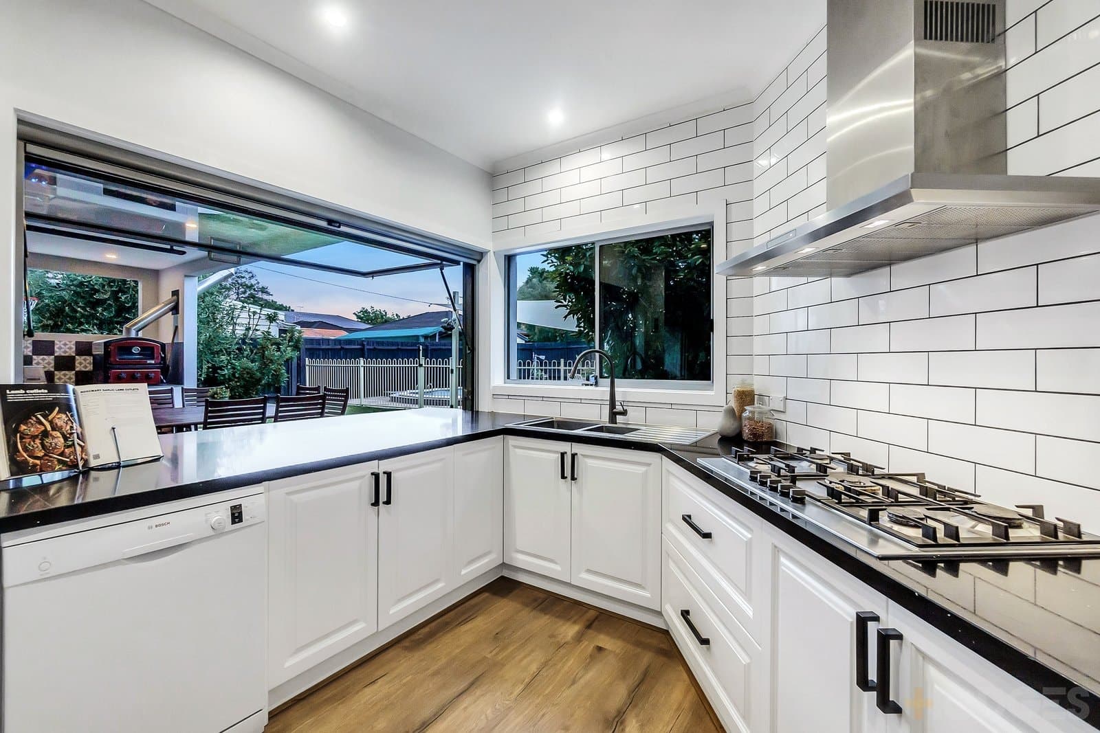 2 Tuck Street, Cheltenham, VIC, 3192, Cheltenham - Thumbnail 5