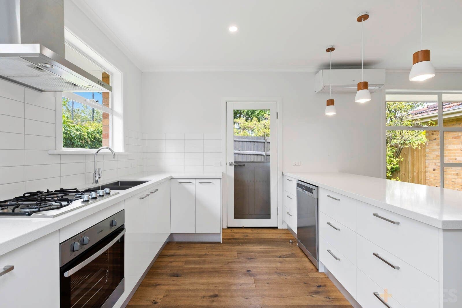 11 / 39 Holyrood Street, Hampton, VIC, 3188, Hampton - Thumbnail 2