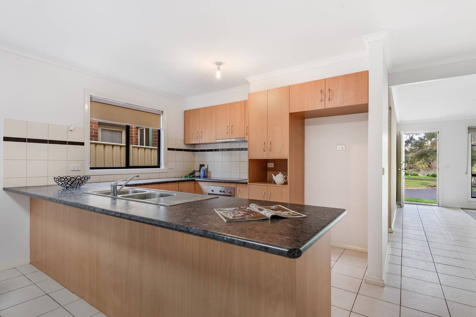 11 Sussex Court, Tarneit, VIC, 3029, Tarneit - Thumbnail 3