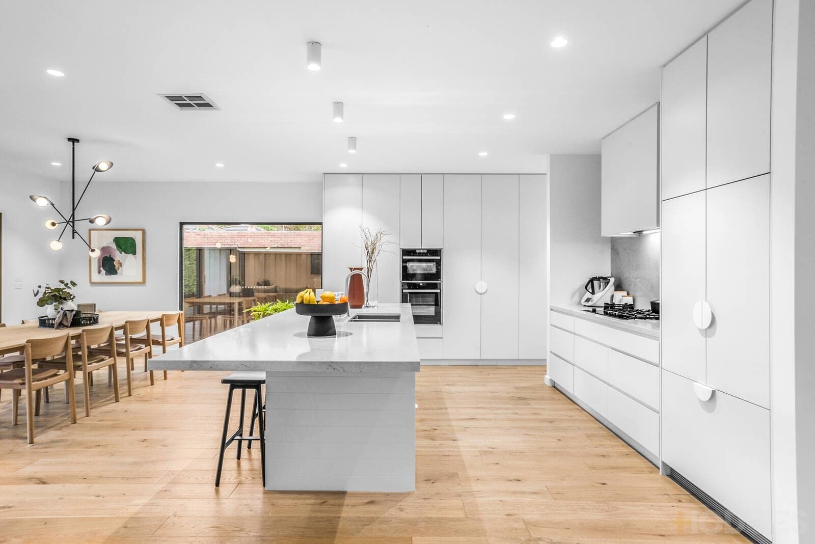 12 Eveline Avenue, Parkdale, VIC, 3195, Parkdale - Thumbnail 4
