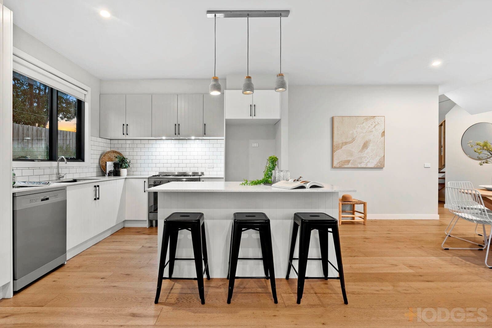 1 / 12 Minerva Road, Manifold Heights, VIC, 3218, Manifold Heights - Thumbnail 2