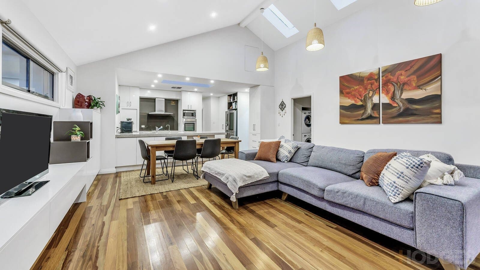 38 Rosewarne Avenue, Cheltenham, VIC, 3192, Cheltenham - Thumbnail 2