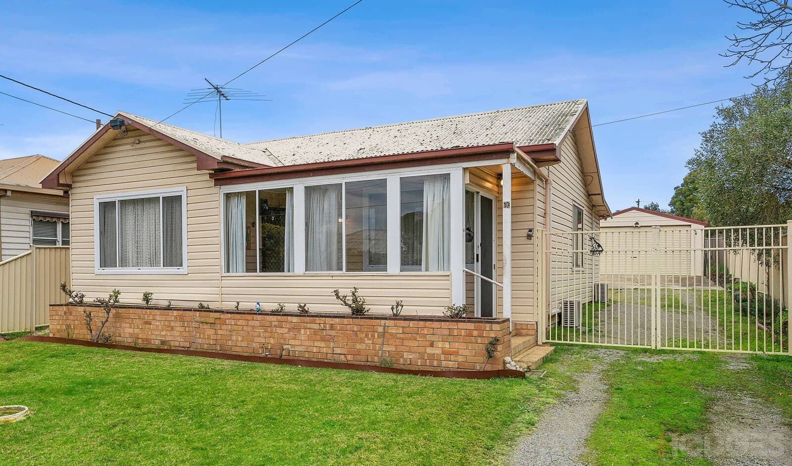 10 Belcher Street, Hamlyn Heights, VIC, 3215, Hamlyn Heights - Thumbnail 2