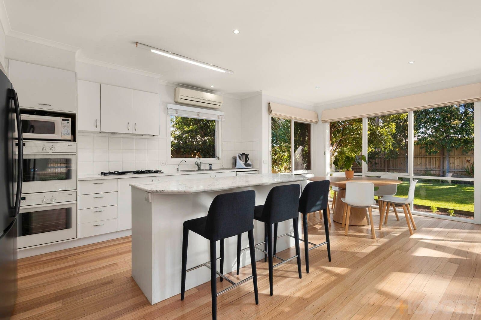 16 Hillside Avenue, Caulfield, VIC, 3162, Caulfield - Thumbnail 3