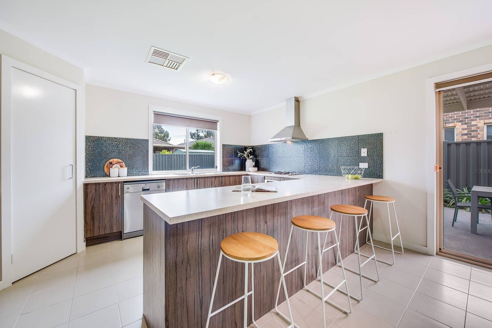 19 Brockwell Crescent, Manor Lakes, VIC, 3024, Manor Lakes - Thumbnail 8