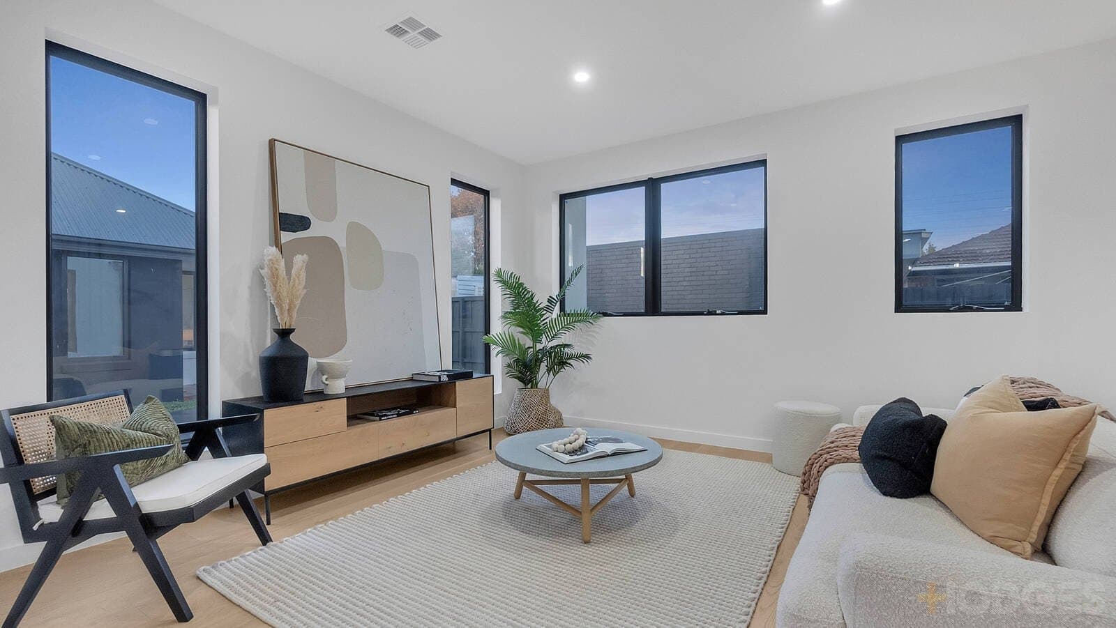 2 / 61 Follett Road, Cheltenham, VIC, 3192, Cheltenham - Thumbnail 3