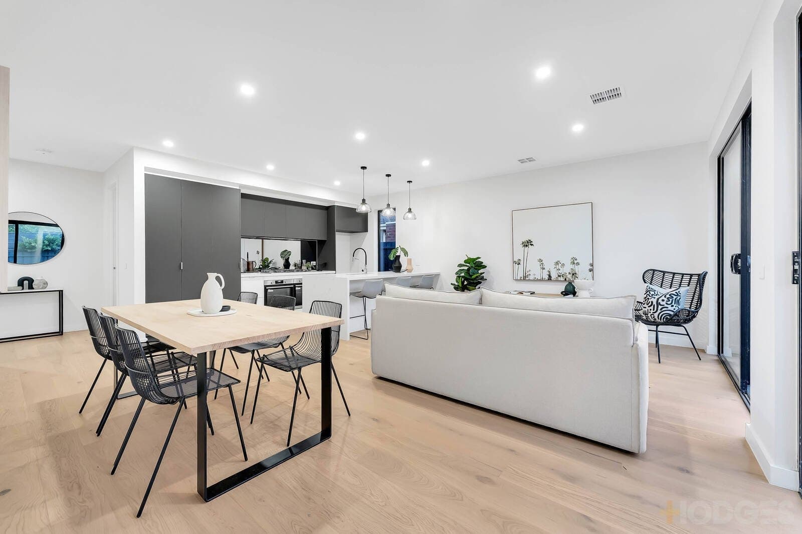 3 / 61 Follett Road, Cheltenham, VIC, 3192, Cheltenham - Thumbnail 2