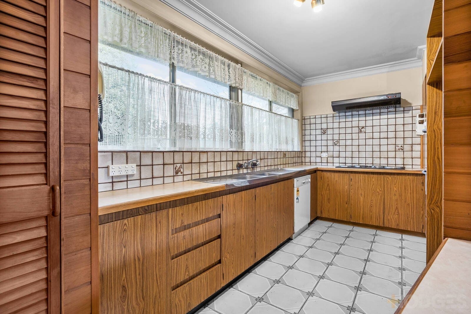 1 Macao Court, Cheltenham, VIC, 3192, Cheltenham - Thumbnail 5