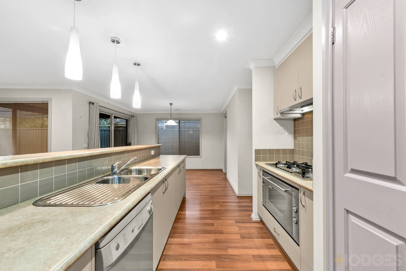 23 Greenaway Terrace, Cranbourne East, VIC, 3977, Cranbourne East - Thumbnail 5