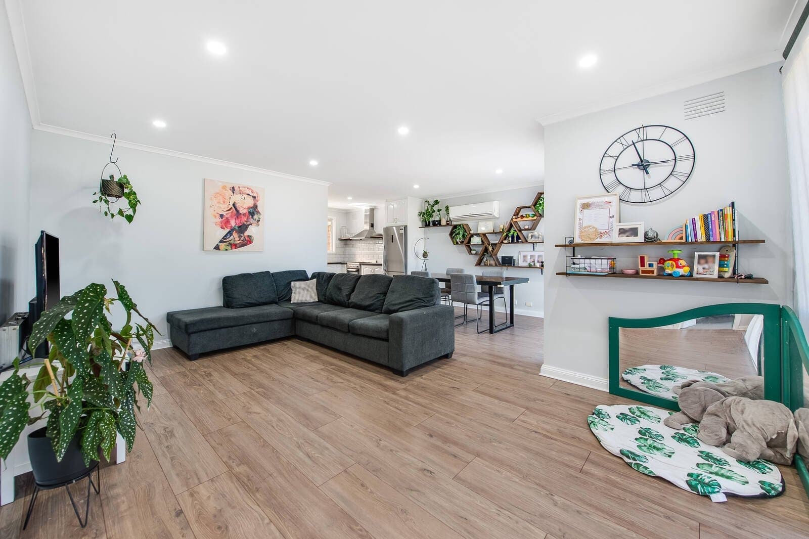 10 Marne Avenue, Wyndham Vale, VIC, 3024, Wyndham Vale - Thumbnail 2