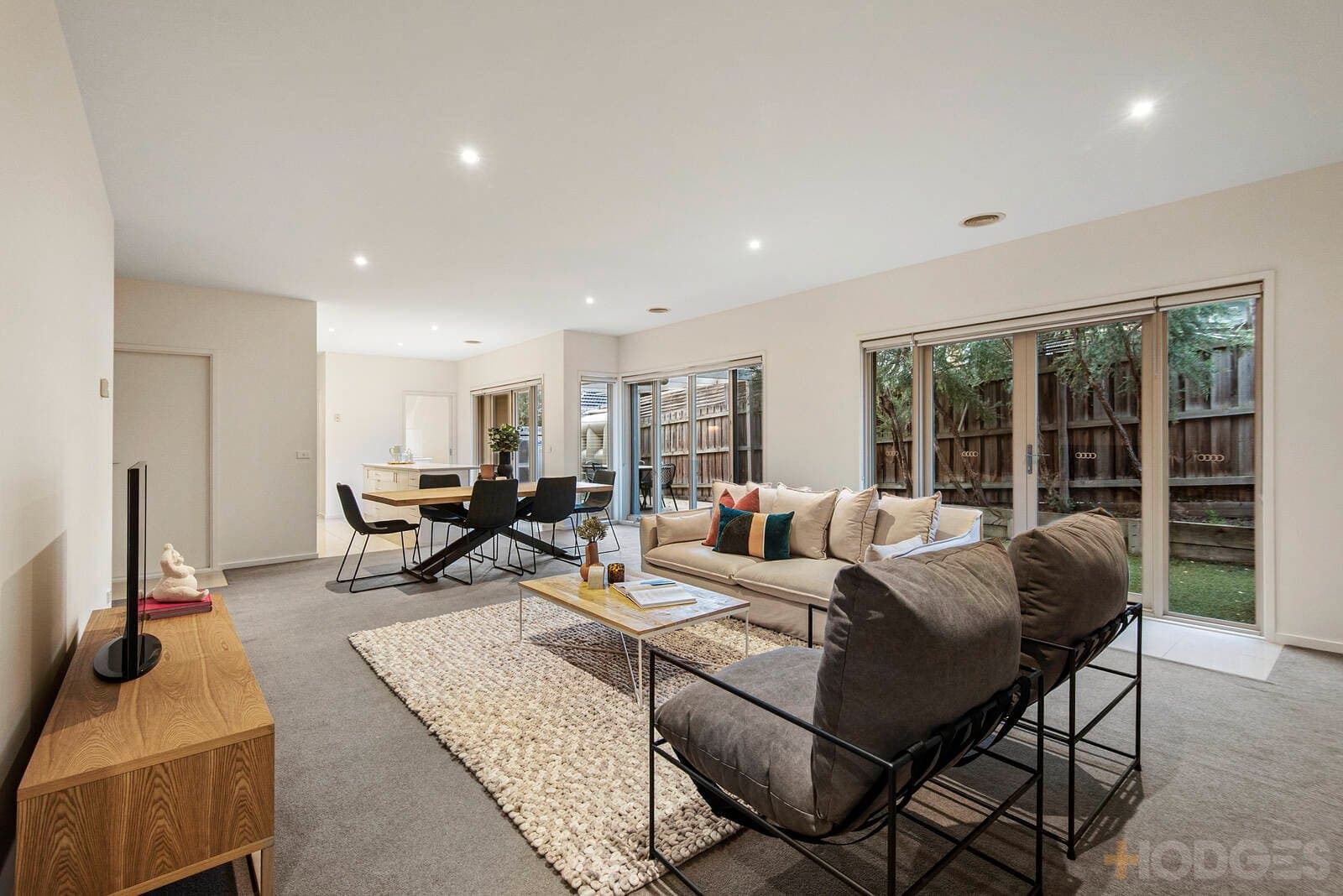 2 / 17 Tulip Grove, Cheltenham, VIC, 3192, Cheltenham - Image 1