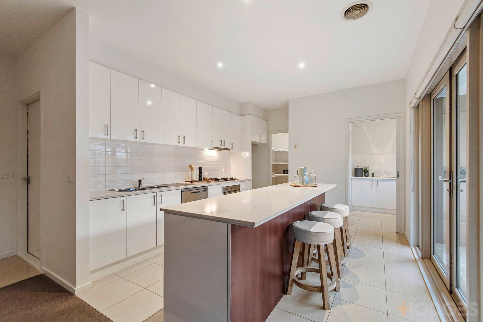 2 / 17 Tulip Grove, Cheltenham, VIC, 3192, Cheltenham - Thumbnail 2