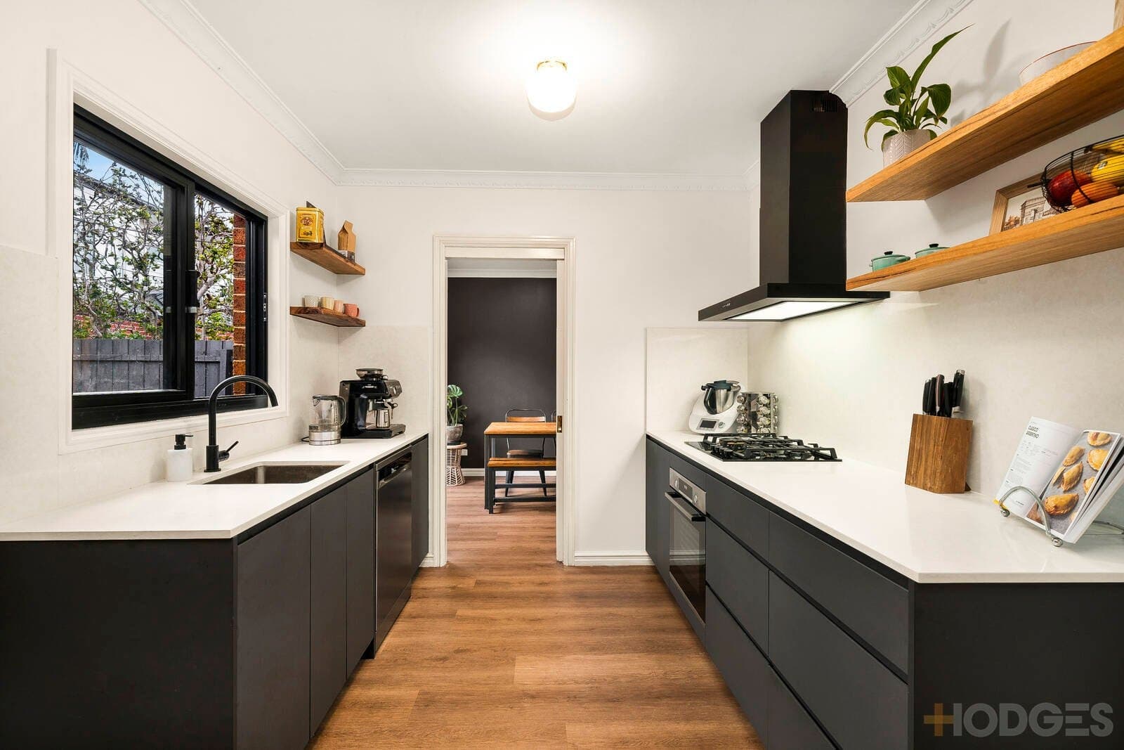 15 Molong Avenue, Hampton East, VIC, 3188, Hampton East - Thumbnail 2