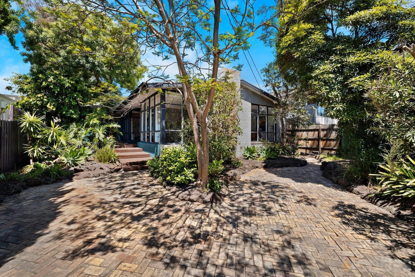 64 Haydens Road, Beaumaris, VIC, 3193, Beaumaris - Thumbnail 2