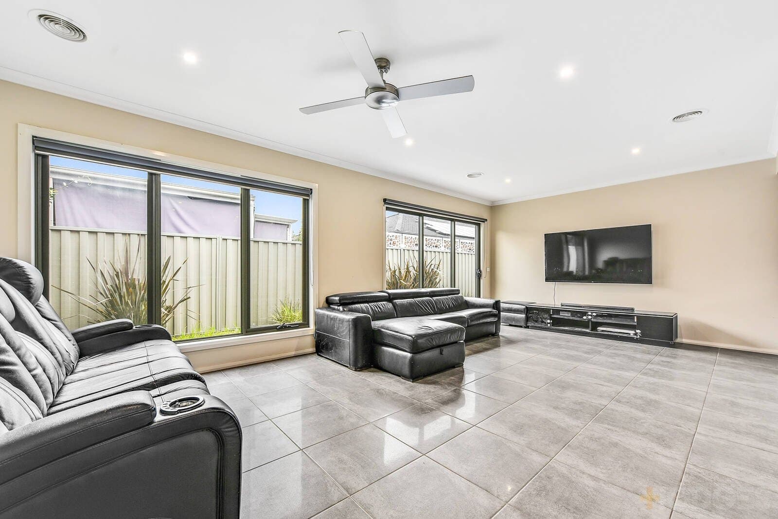 25 Brittle Gum Road, Cranbourne East, VIC, 3977, Cranbourne East - Thumbnail 4