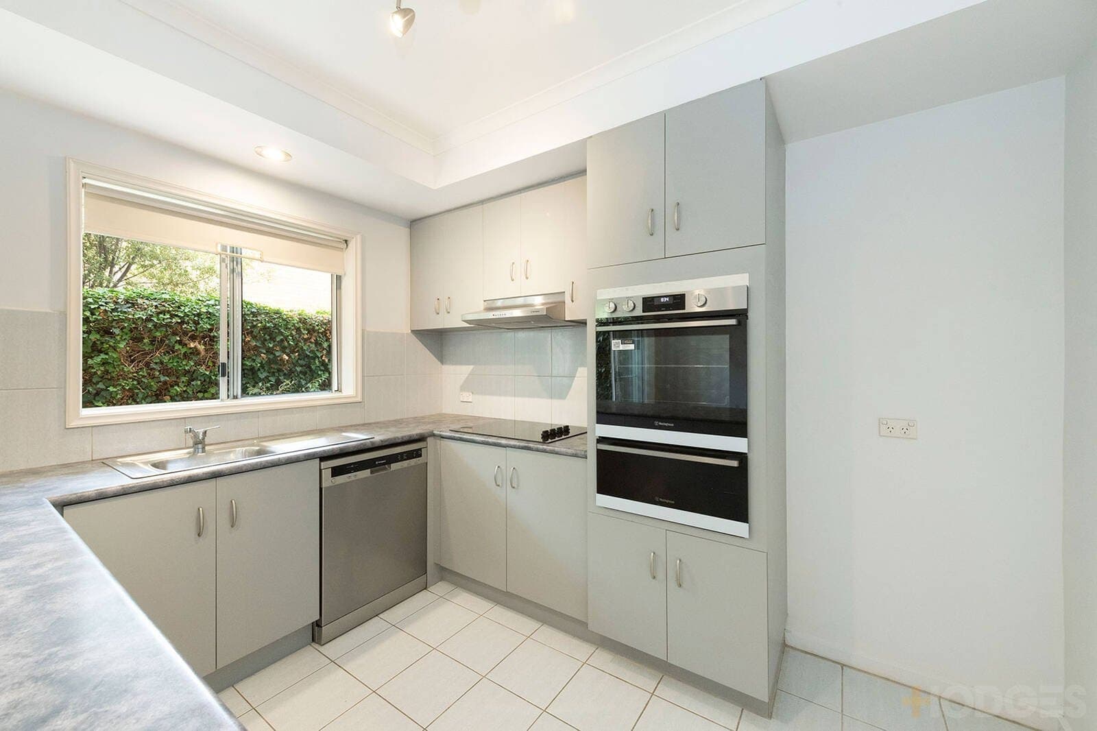 2 / 22A Bluff Road, Black Rock, VIC, 3193, Black Rock - Thumbnail 3
