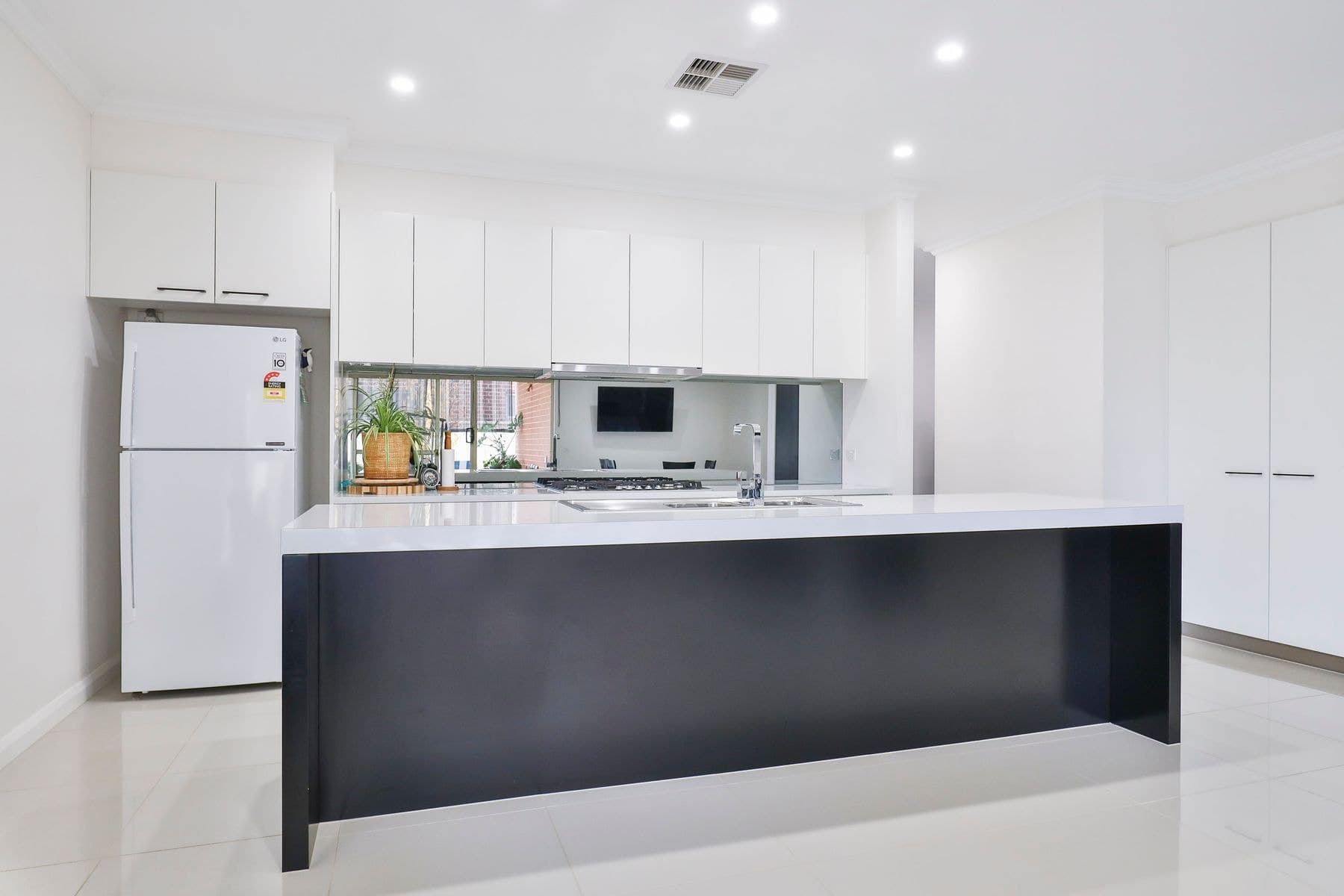 21 Springfield Drive, Mildura, VIC 3500, Mildura - Thumbnail 2