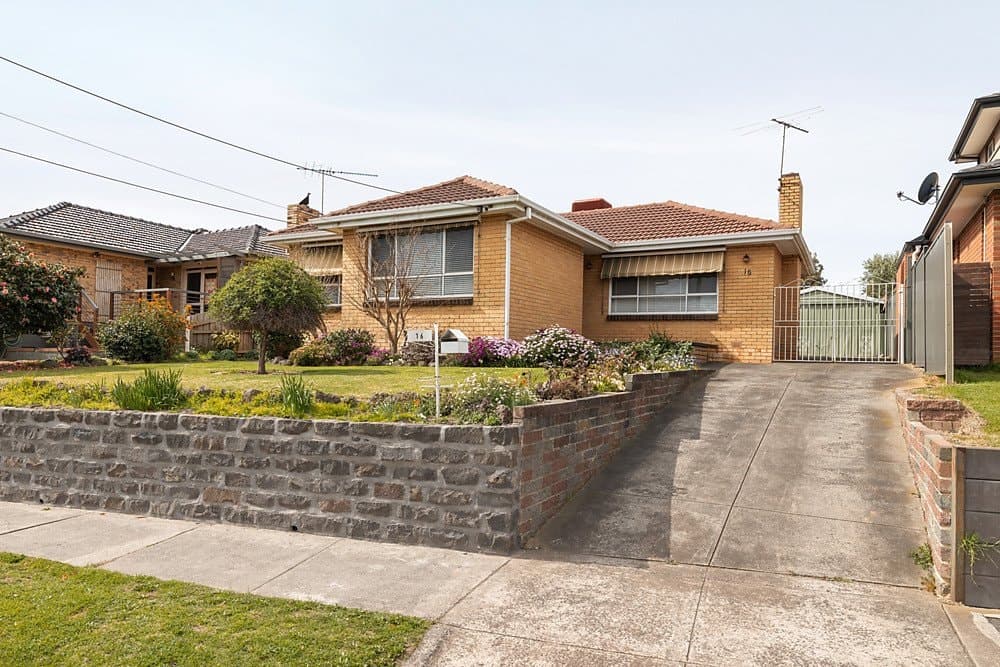 16 Summit Avenue, OAK PARK VIC 3046, Oak Park - Image 1
