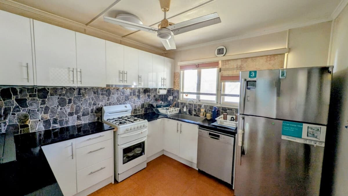 17 Calonne Street Upper Mount Gravatt QLD 4122, Upper Mount Gravatt - Thumbnail 2